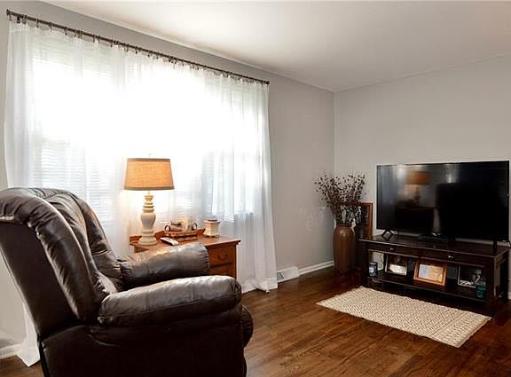 5th image of 4120 N Cleveland Ave