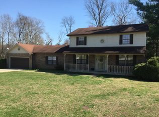 570 Terrace Dr, Radcliff, KY 40160