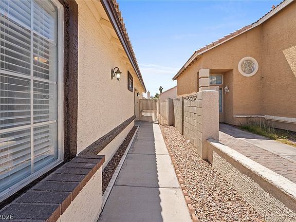 2nd image of 1925 Falcon Ridge St