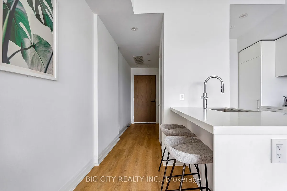 Building Photo - 36 Brentcliffe Rd #712