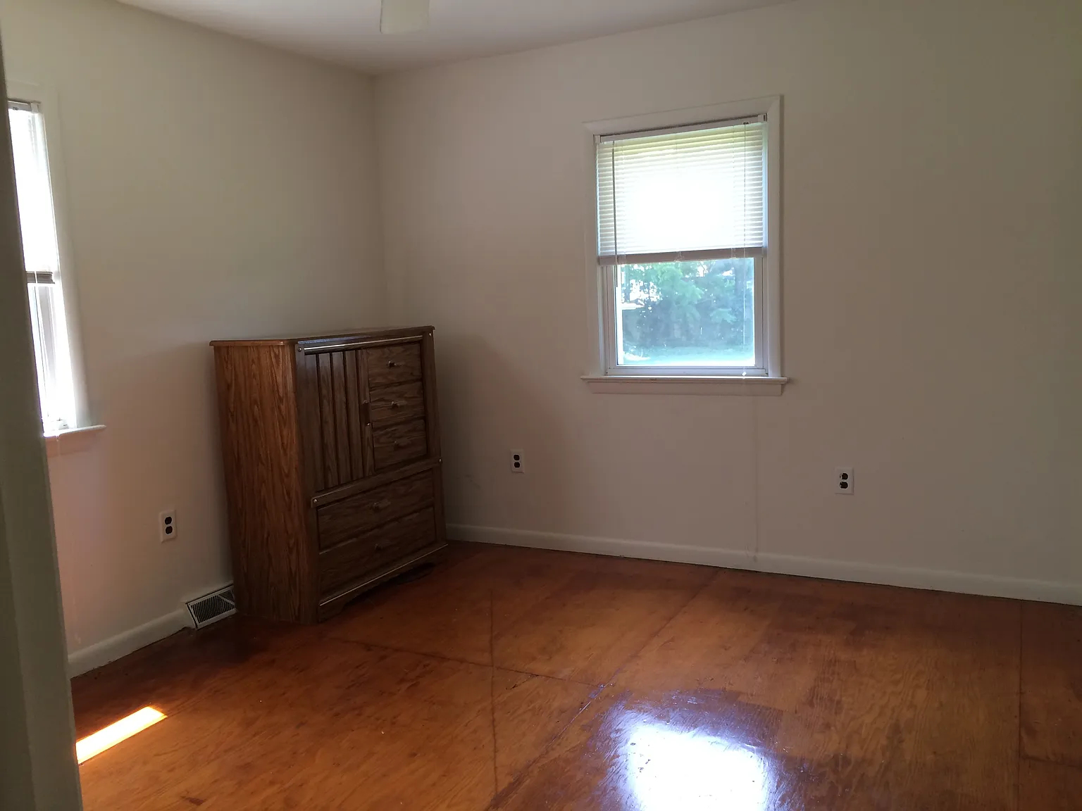 5 bed, 1650 sqft, $2,750 — Photo 4