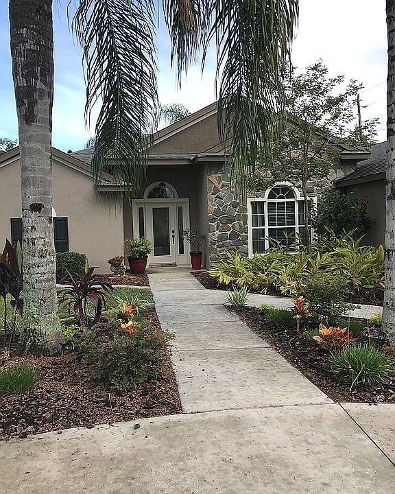 1st image of 100 Shorewood Dr