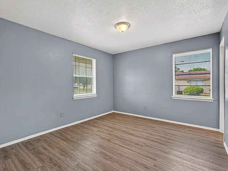 1408 Yukon Dr — Photo 9
