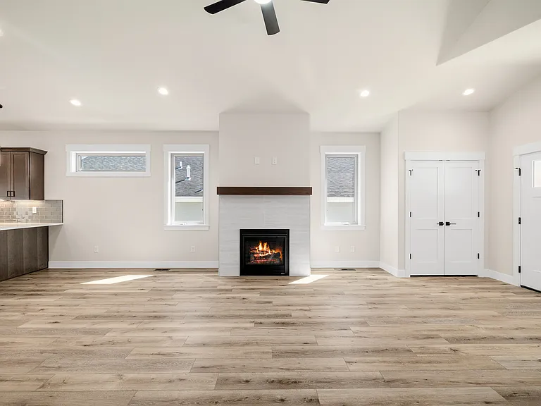 4031 Saddleback Ln — Photo 8
