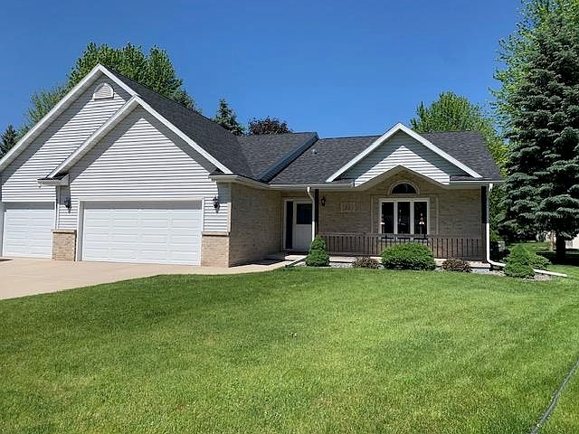 1st image of 55 Bryn Mawr Cir
