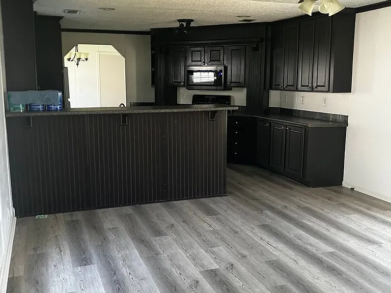 1626 Bradley Ln — Photo 21