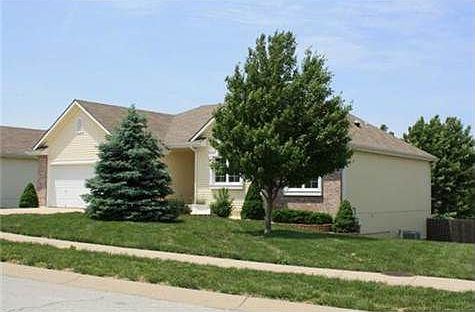 1st image of 742 SW Ginger Hill Dr