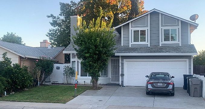 1st image of 884 Brierglen Way