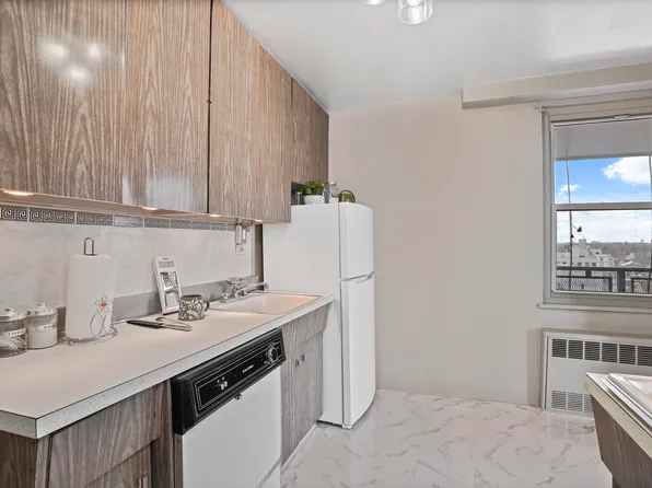 3215 Avenue H image 9 of 25