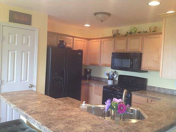 3rd image of 12421 Canyon Rock Dr