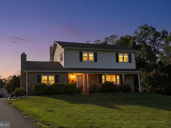 4th image of 1702 La Salle Rd