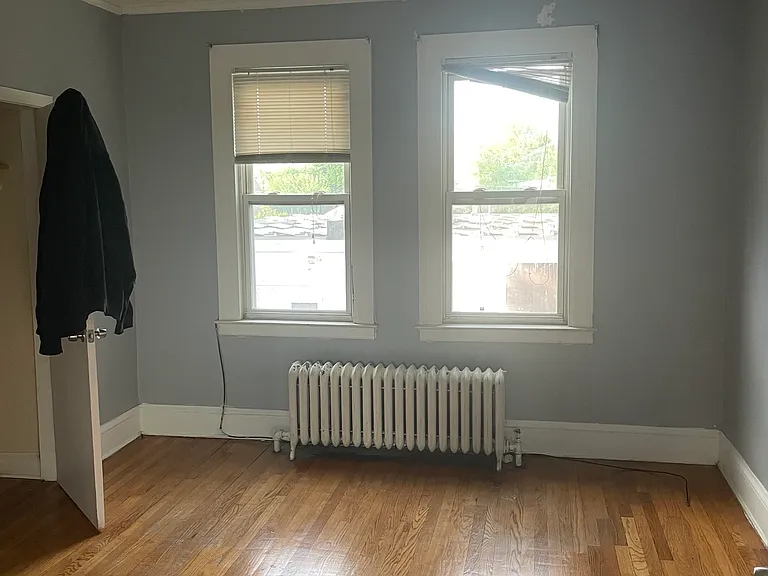 18-20 Bond St #3 — Photo 5