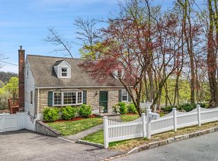 4 Perry Ave, White Plains, NY 10603