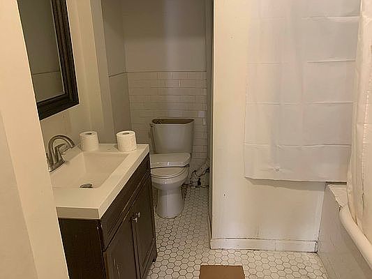 4th image of 346 E 9th St APT 15