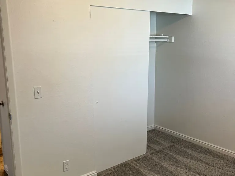 390 E 2700 S — Photo 29
