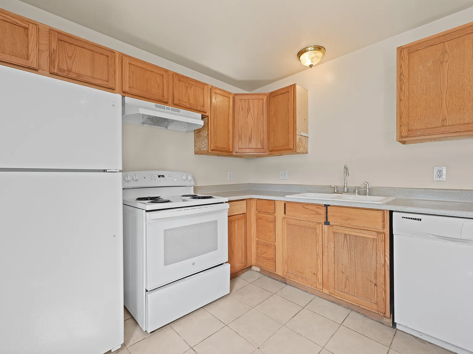 2812 W 66th Pl — Photo 4