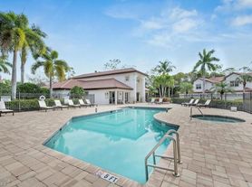 2205 Hawksridge Dr, Naples, FL