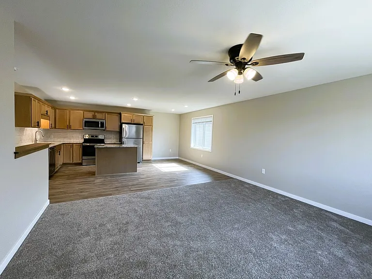 Gateway Place Apartments — Photo 116