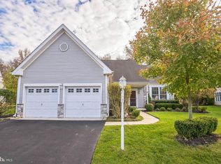28 Larkspur Dr, Marlton, NJ 08053
