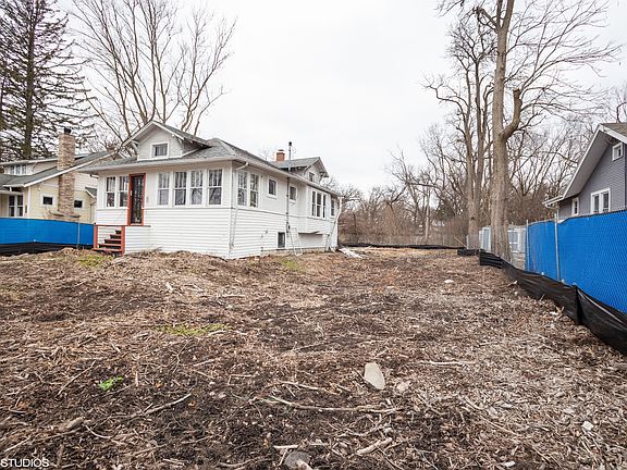 2nd image of 324 W Eugenia St