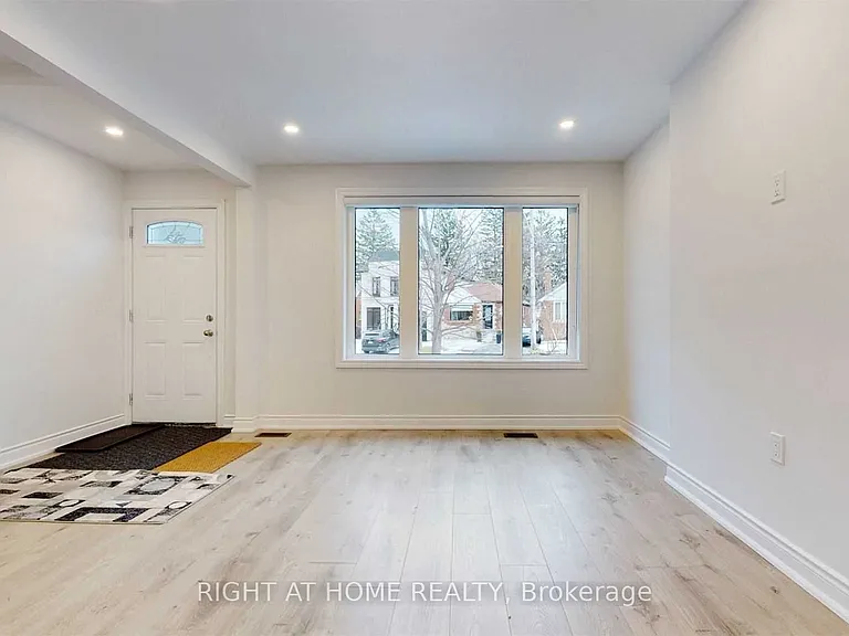 8 Airley Cres #MAIN — Photo 5