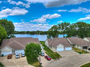 706 Waters Edge Ct, Marshall, WI 53559