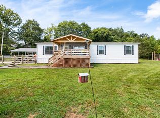 1831 Palmyra Rd, Palmyra, TN 37142