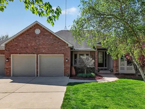 8615 NW Baker Rd, Kansas City, MO 64153