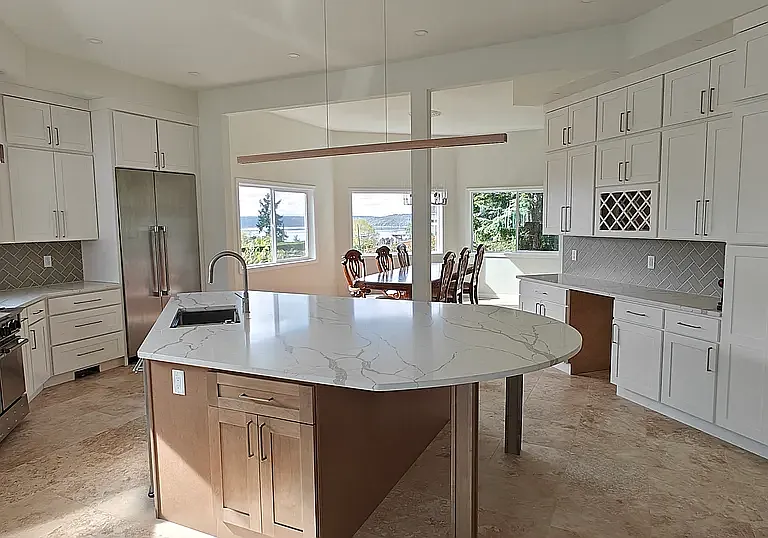4522 Kennedy Rd NE — Photo 3