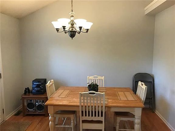 4th image of 4611 Crystal Dr