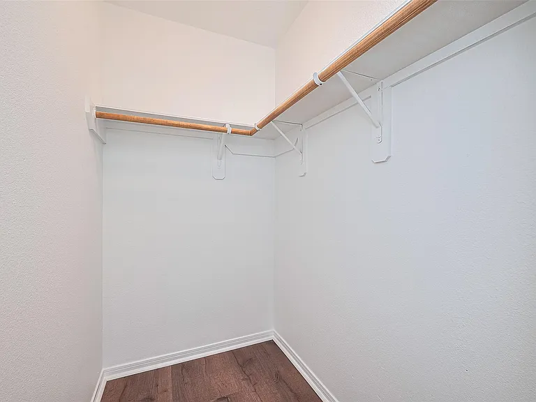 12230 Hawthorne Hill Cir — Photo 39