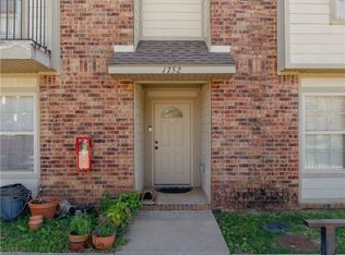 1752 N Chestnut Ave, Fayetteville, AR 72703