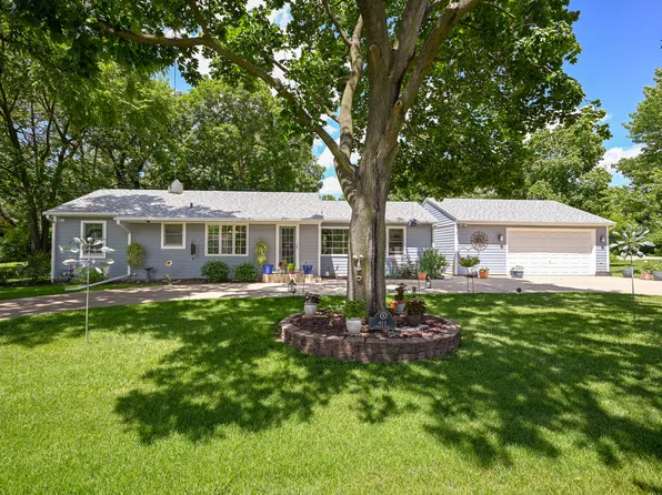 411 Carlisle Rd, Batavia, IL 60510