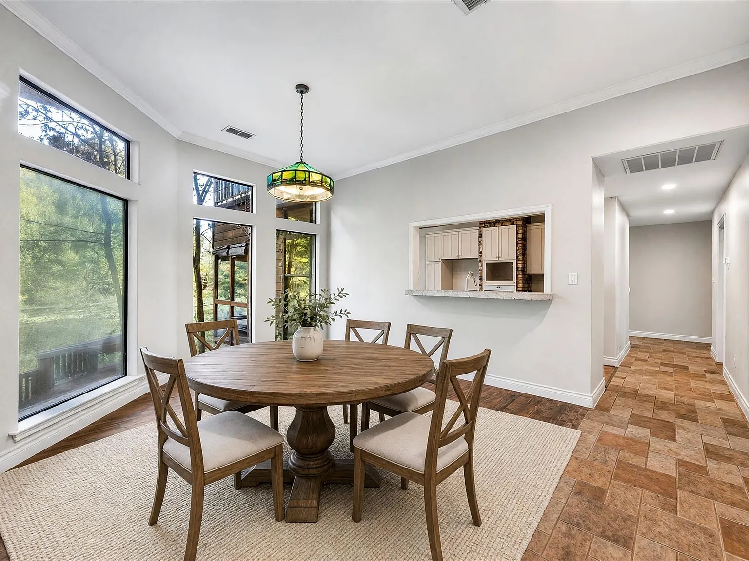 4 bed, 3.0 bath, 2772 sqft, $2,850 — Photo 4