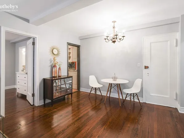 321 East 43rd Street image 3 of 12