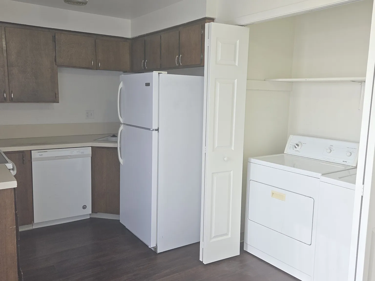 211 E Bird Ave — Photo 2