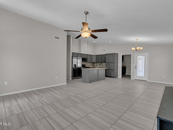 5th image of 2865 Maria Casas St