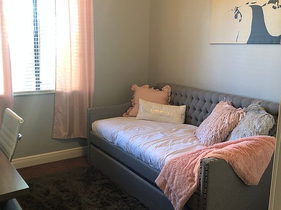 5th image of 2600 Venetian Dr