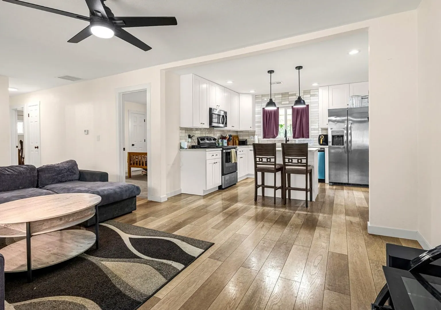 Modern 4-Bedroom Ranch-Style Home with Spacious Fenced Backyard! — Photo 3