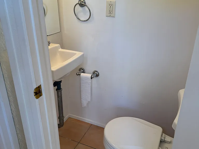 8196 Pawtucket Dr — Photo 3