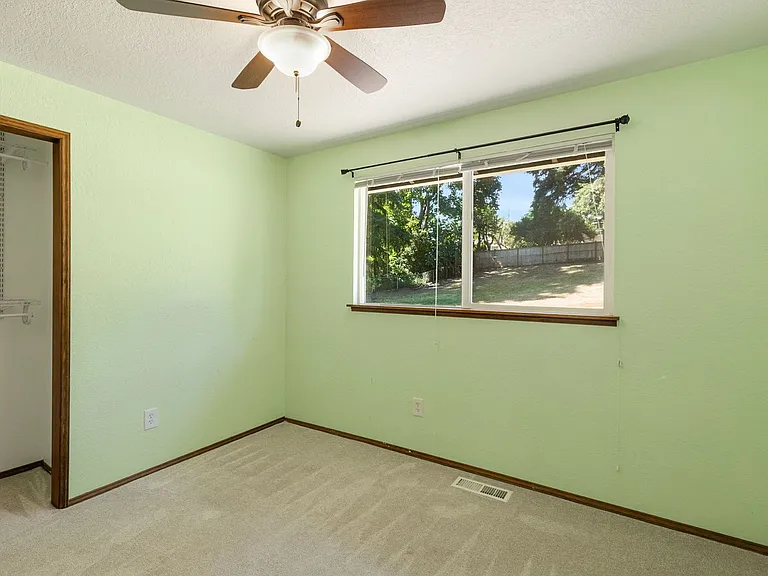 8620 Shadow Wood Dr — Photo 10