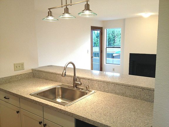 4th image of 215 N 120th St #102