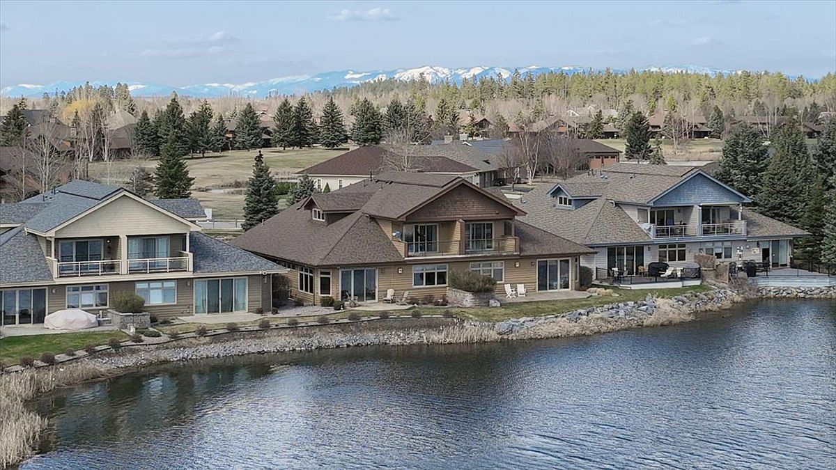 27 Bay Harbor Dr