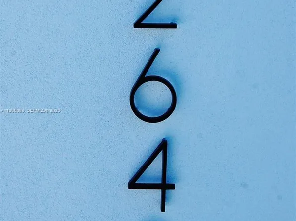 2640 NW 3rd St, Pompano Beach, FL 33069