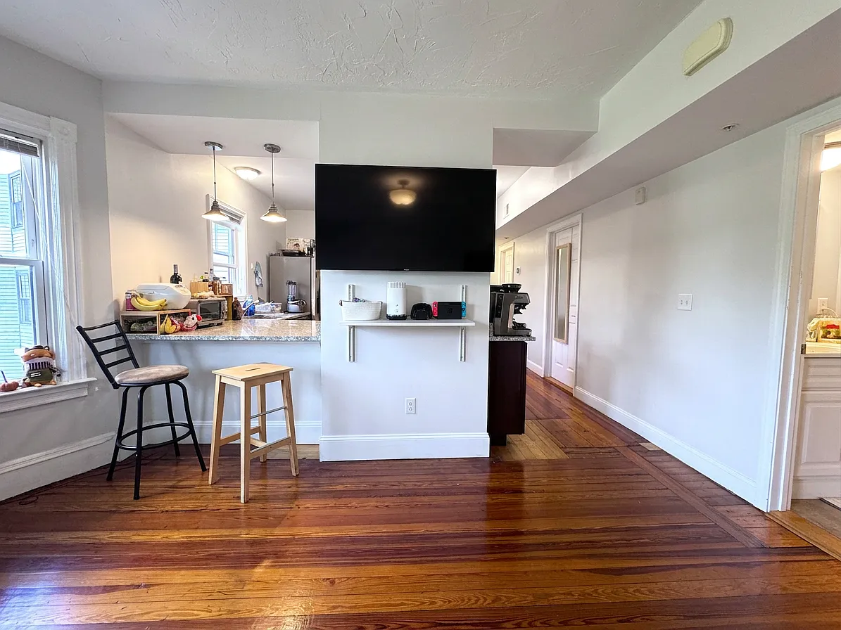 173 Prospect St — Photo 3
