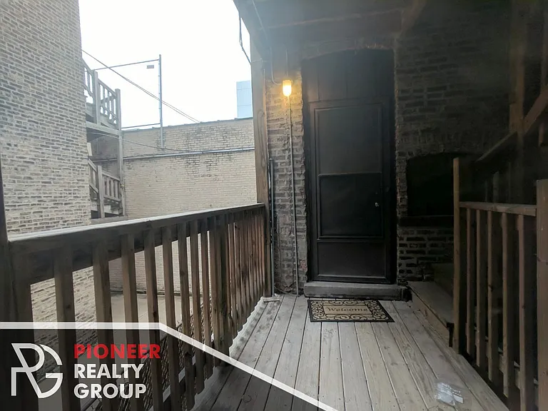619 W Melrose St #D2 — Photo 17