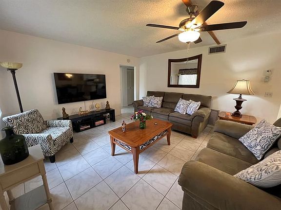 2nd image of 119 Lake Pine Cir APT A-1