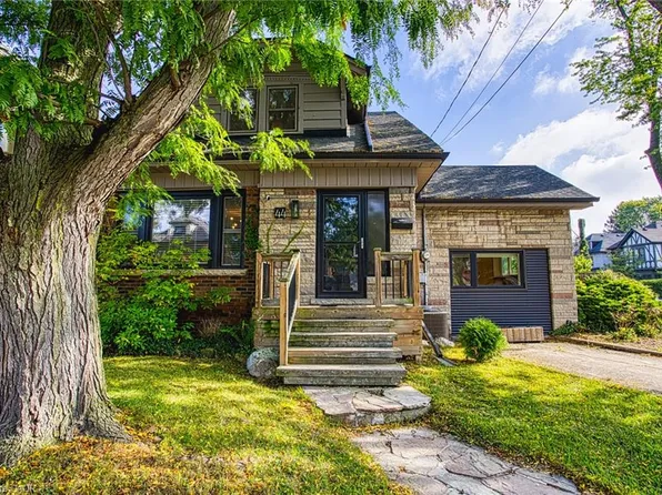 44 Paisley Ave N, Hamilton, ON L8S 4G8