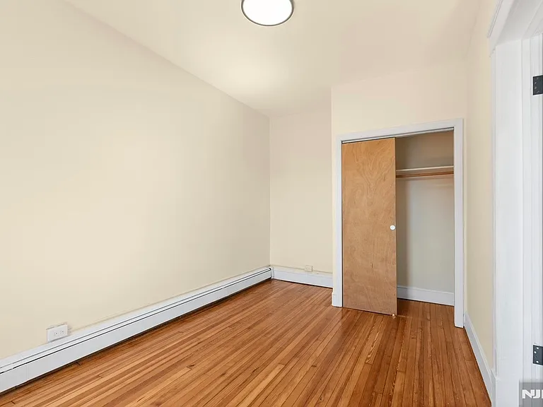 244 Lincoln Ave #2 — Photo 7