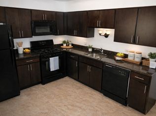 1331 E Ports O Call Dr APT 2W, Palatine, IL 60074